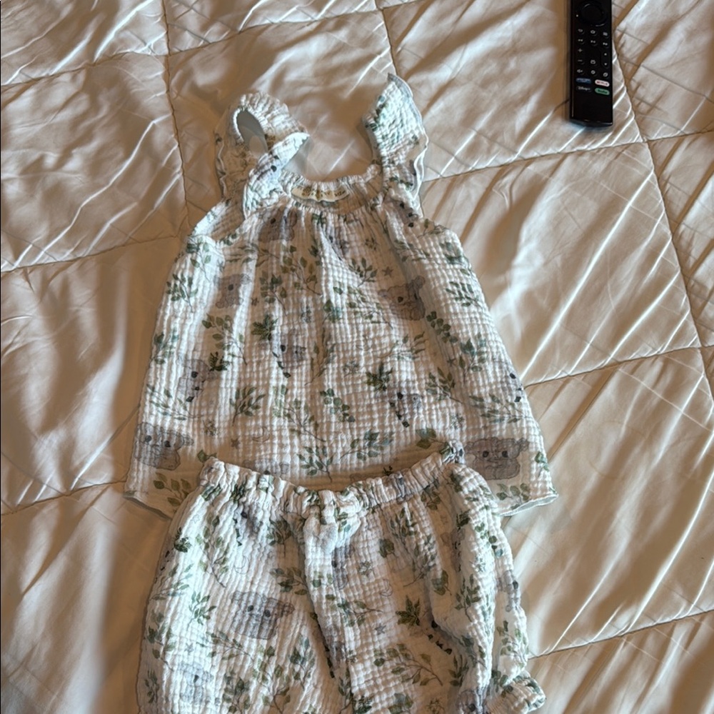 Elegant baby outfit - only worn once